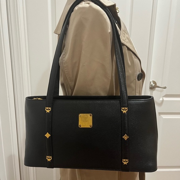 MCM BLACK LONG HANDLE TOTE - Picture 12 of 12